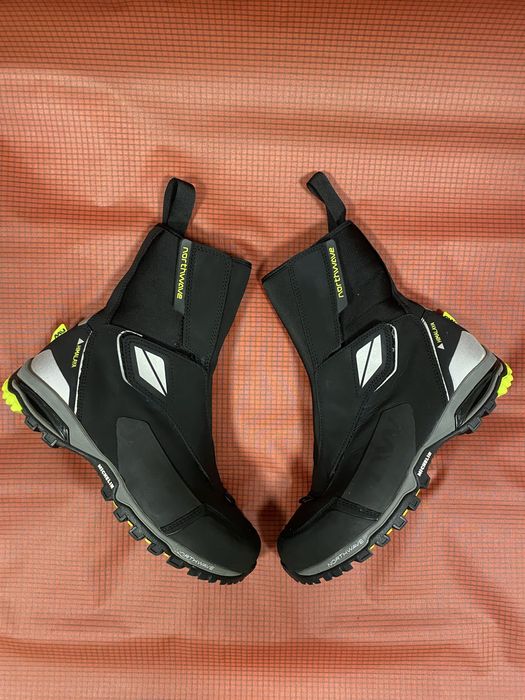 Веловзуття NW Himalaya