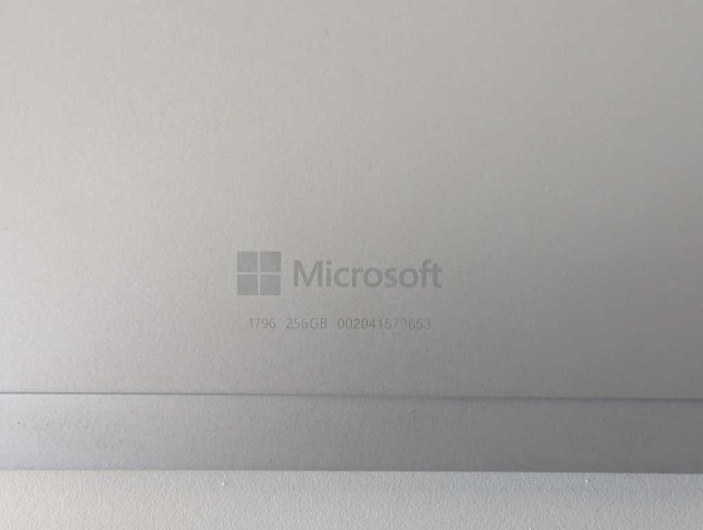 Microsoft Surface Pro (Modelo 1796)  i5 / 8GB / 256GB