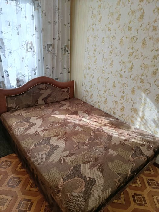 Продам двоспальне ліжко