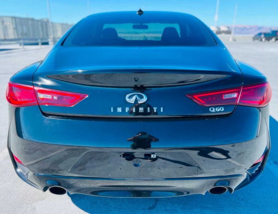 Infiniti Q60      2017