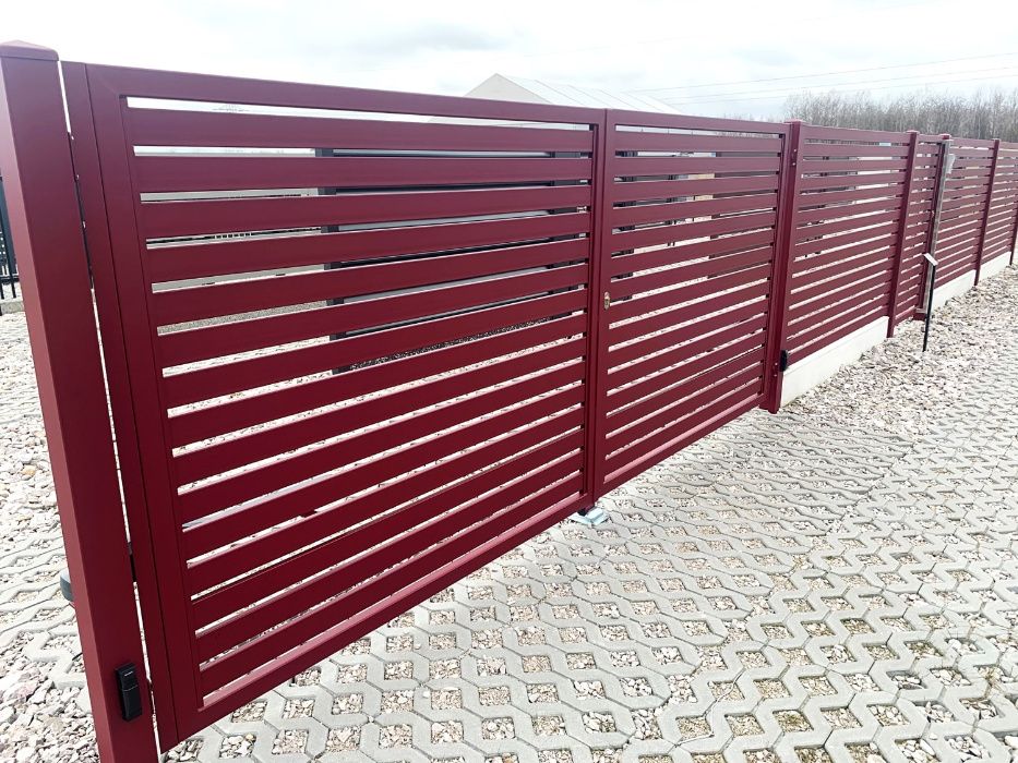 Ogrodzenia metalowe, poziome, nowoczesne, żaluzjowe. Montaż.