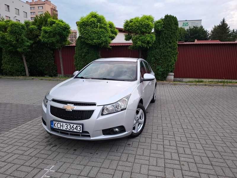 Chevrolet Cruze 1.8 hatchback Stan bdb