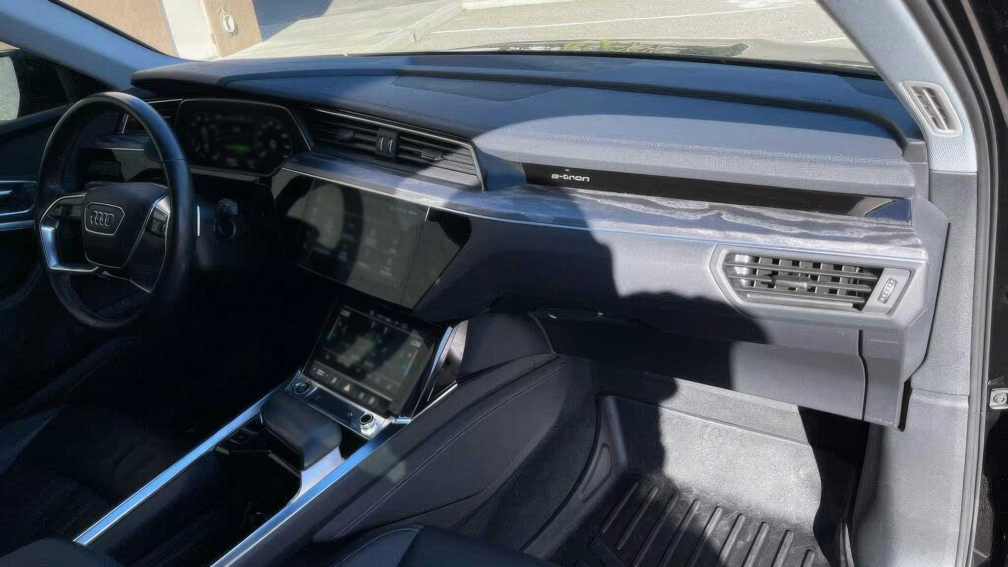 2022 Audi e-tron Premium quattro