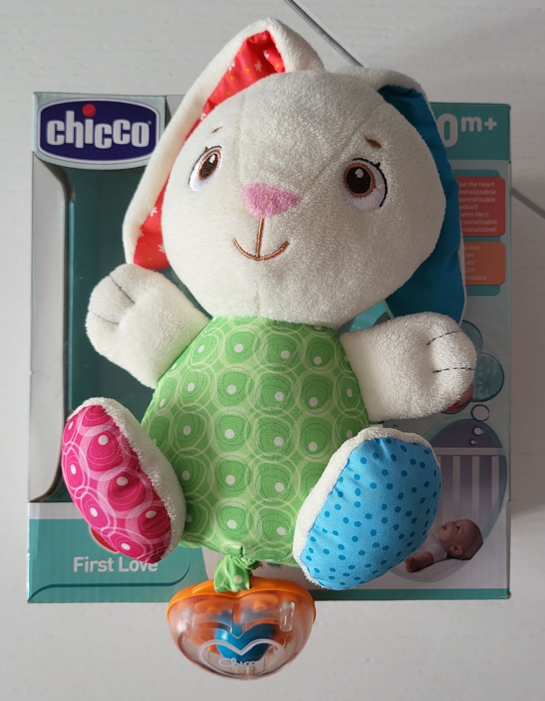 Chicco Fluffy (coelho) para berço ou carrinho de bebe  na caixa