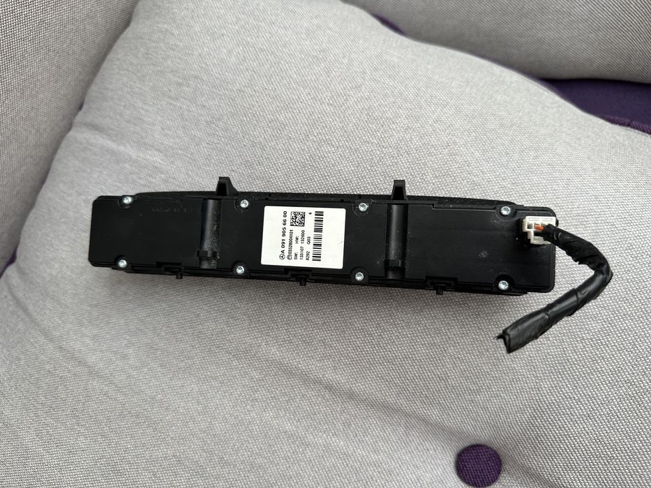 INFINITI Q30 панель центральной кнопки