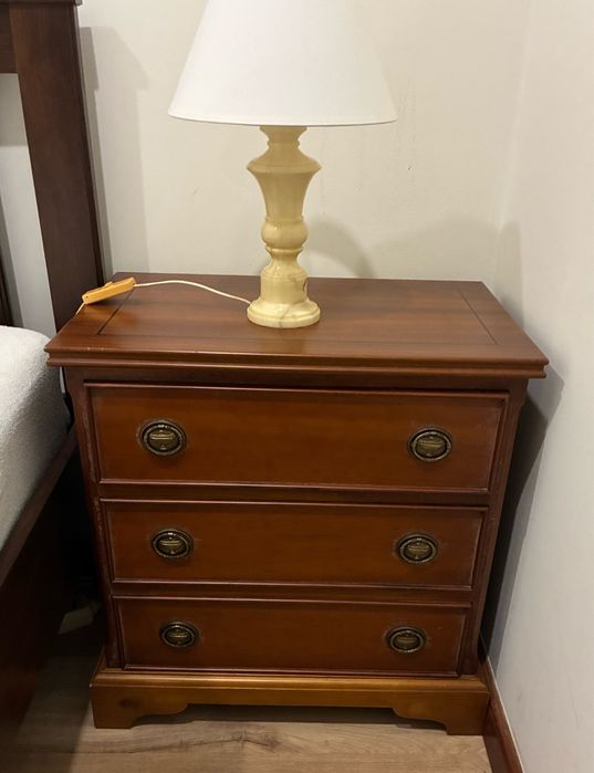 Mesinha de cabeceira