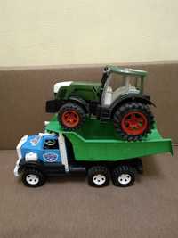 Трактор и грузовая машина