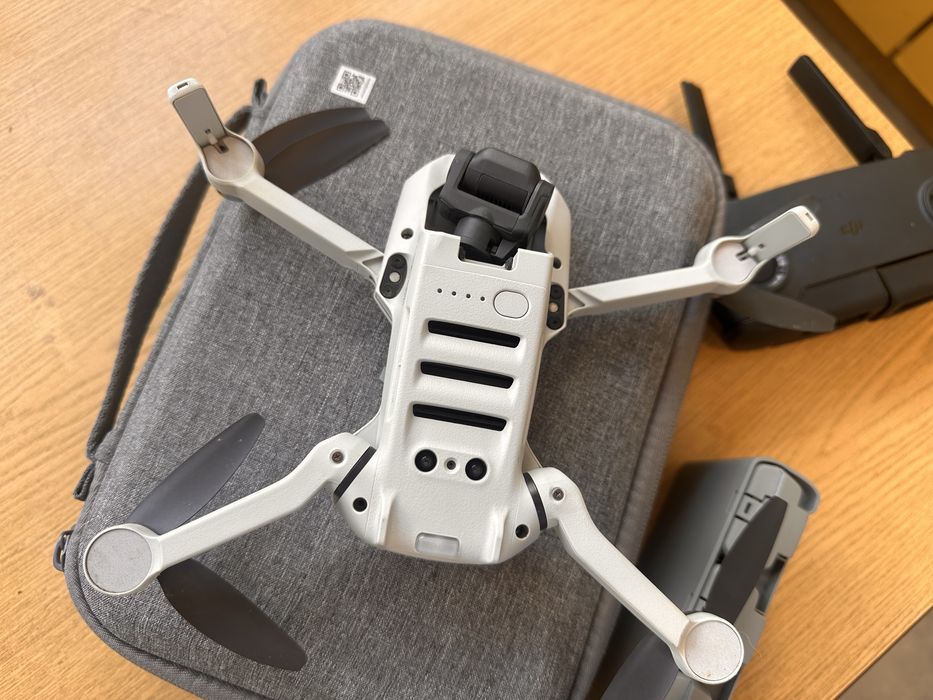 Dron dji mini se more combo