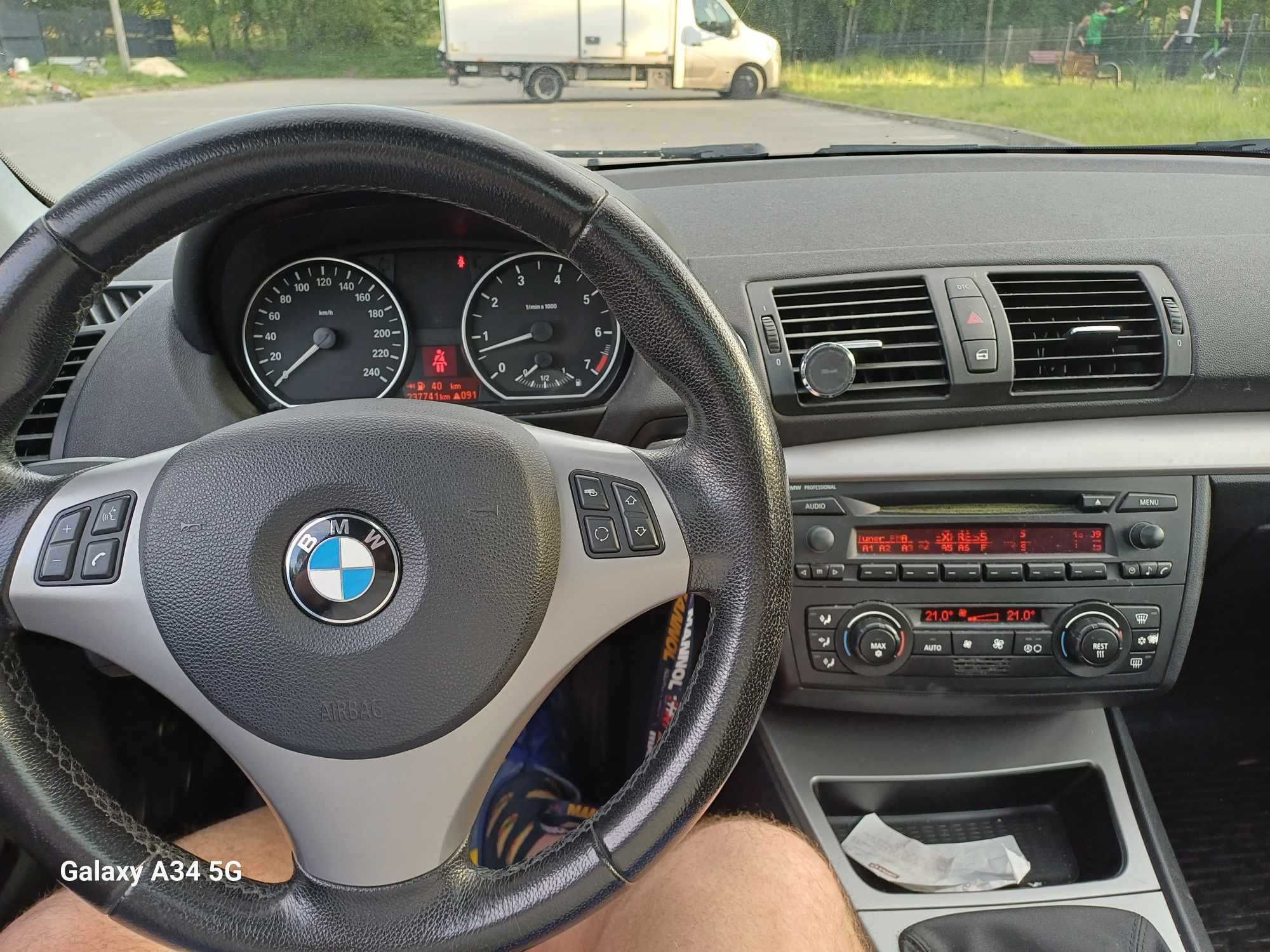 BMW Seria 1  118i e87  Benzyna 1995 cm3  Manual Kliama Szyber