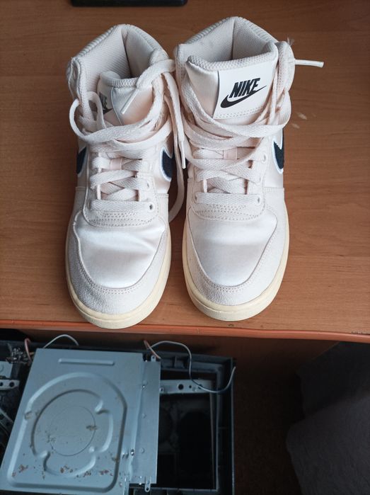 Кросівки дитячі нові