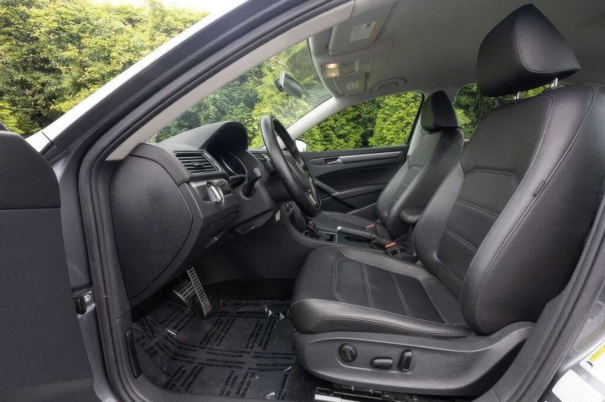 2018 Volkswagen Passat 2.0T R-Line