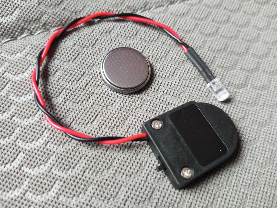 Имитатор сигнализации для дома или авто.С выключателем.Муляж