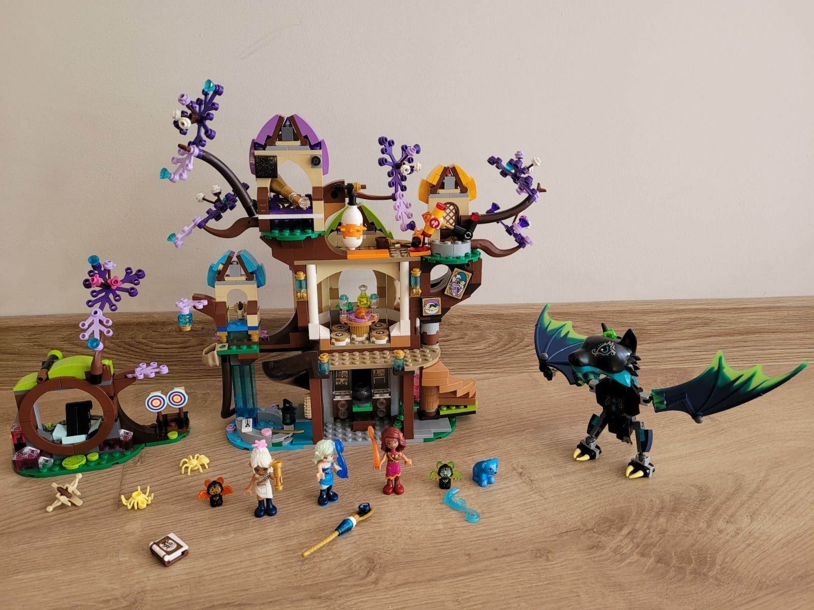 LEGO elves atak nietoperzy na drzewo 41196