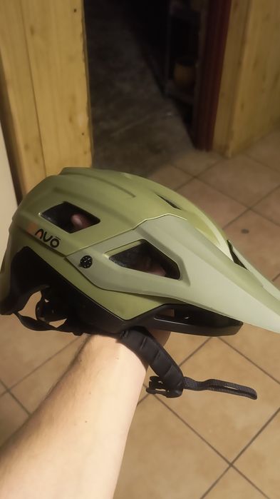 Kask enduro orzech z daszkiem avo L