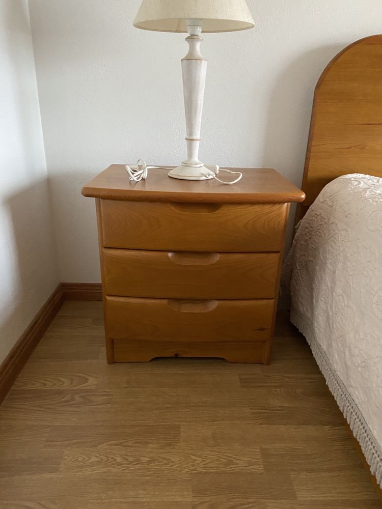 Mesa de sala extensivel em pinho