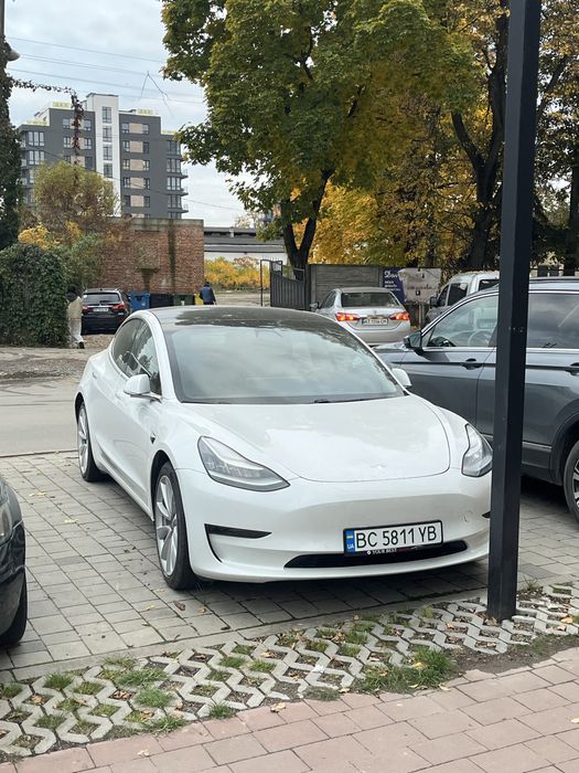 Tesla 3 2020 87тис.км 55 kWt