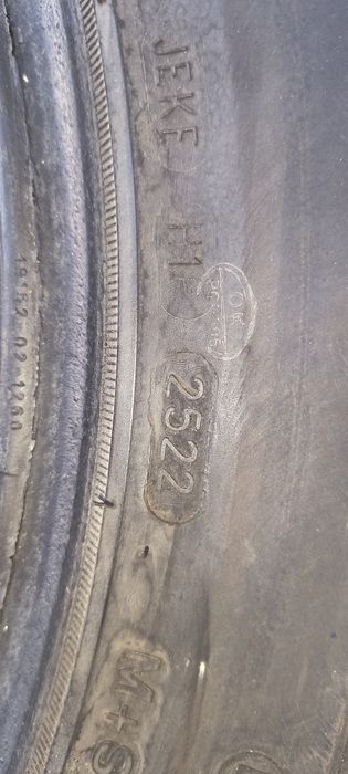 Opony zimowe komplet 235/55/19