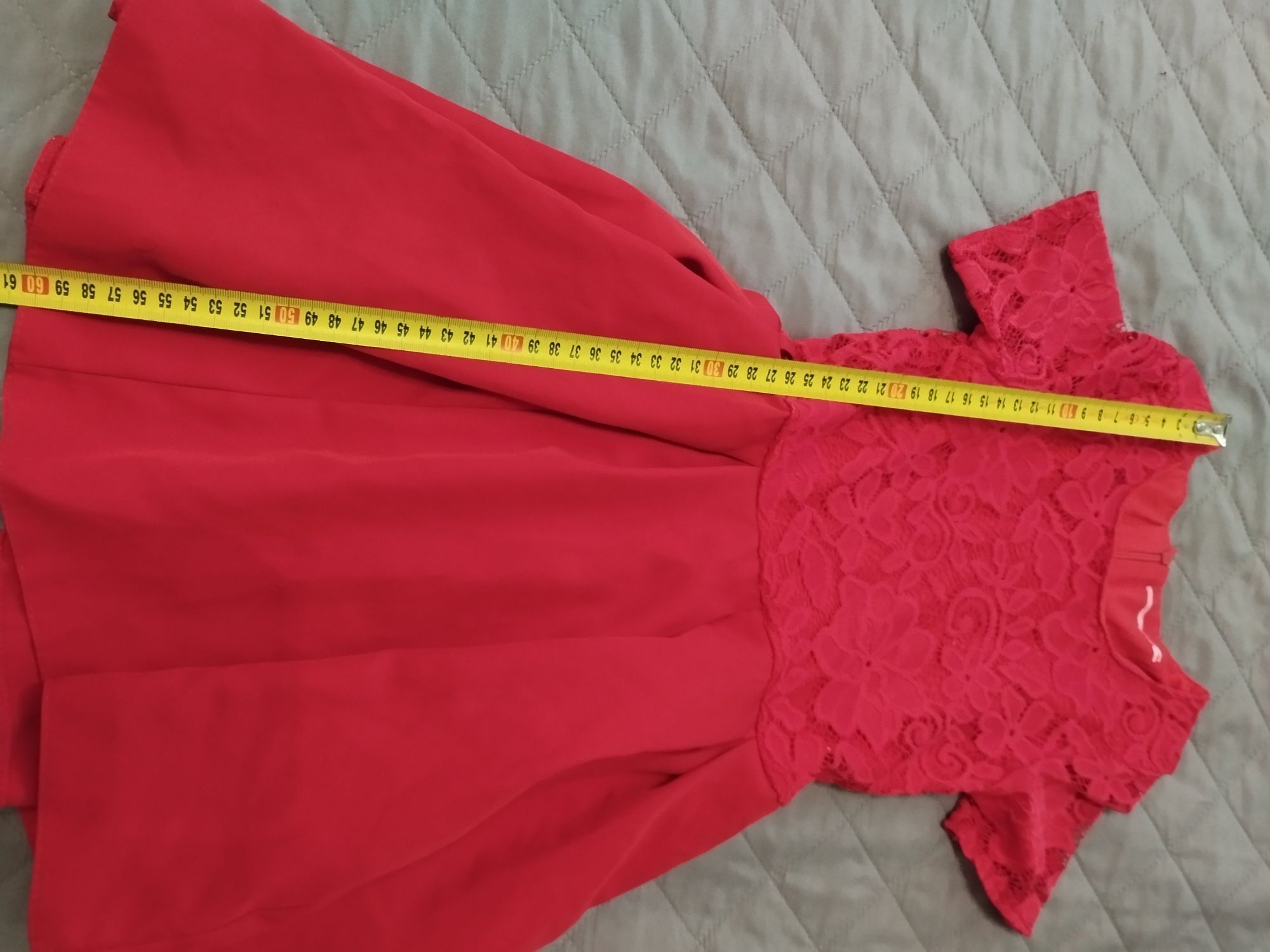 Czerwona sukieneczka 122