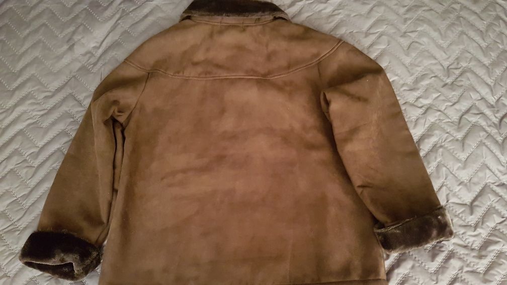 Женская курточка эконобук54 размер.