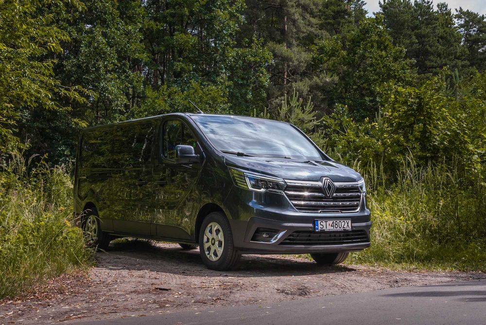 Wynajem busa 9-Osobowy Renault Trafic long Nowy !!!