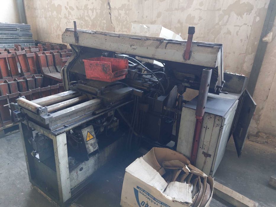 Maszyny do obróbki metalu [piła taśmowa, wiertarka kolumnowa]