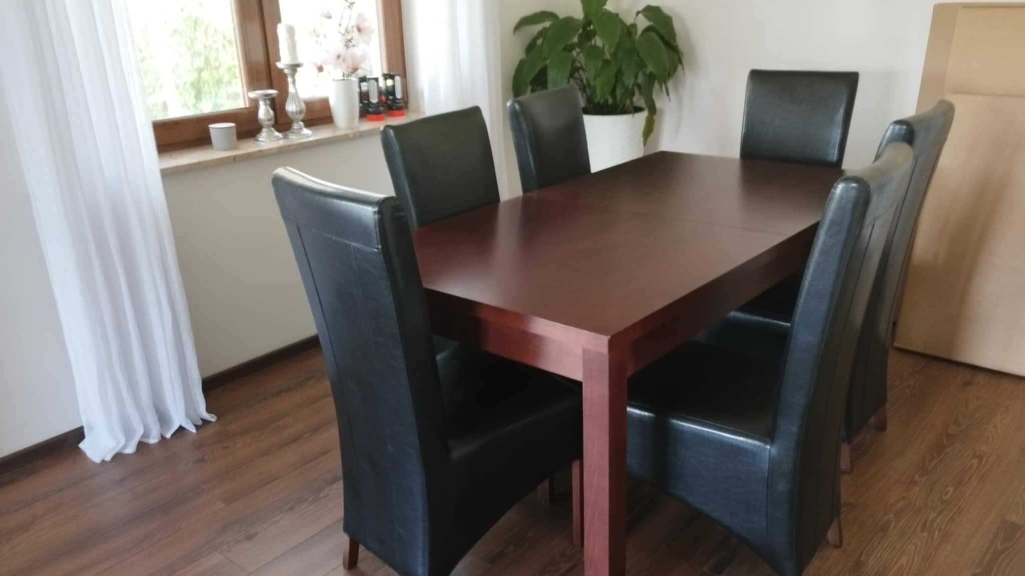 Stół  rozkładany z krzesłami