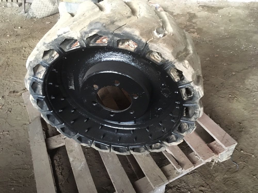 Pneus Bobcat maciços