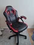 Fotel gamingowy GT Racer – wygodny, czarno-czerwony