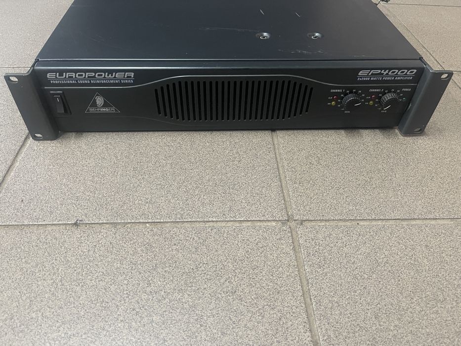 Підсилювач Behringer Europower EP4000