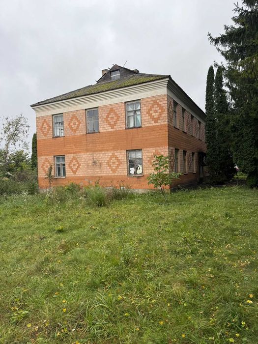 Продам двоповерхову будівлю