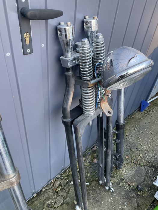 Zawiszenie springer , gaźnik S&S, rama koła H-D, bobber , custom