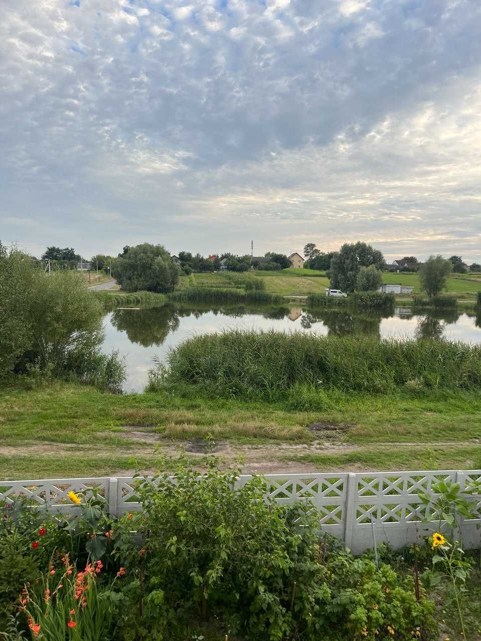 Будинок подобово на березі озера купання  відпочинок село КОЛОНЩИНА