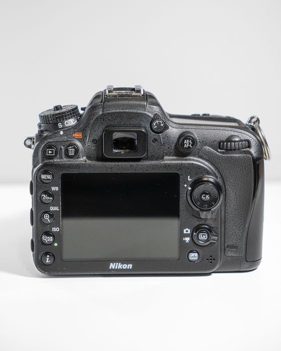 Nikon D7100 z 2 obietywami, 35mm 1.8 i 18-105mm 3.5-5.6