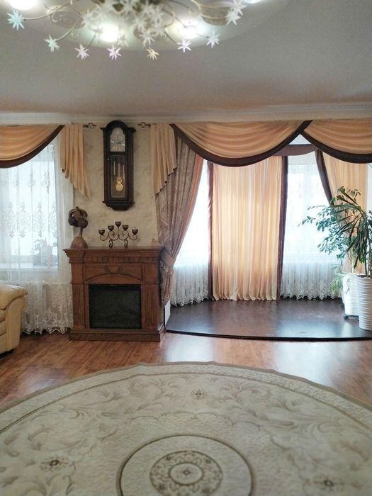 3-х комнатная в кирпичном дома на Высоцкого/Сахарова (2-870-569)