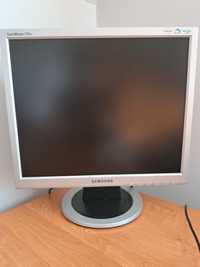 Monitor samsung 710 N