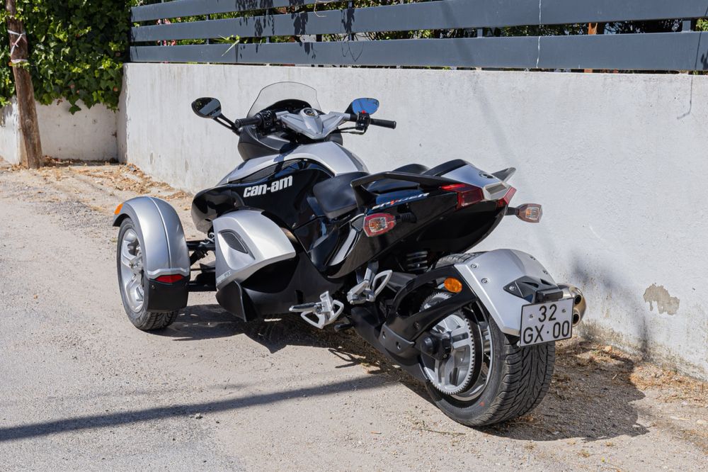can-am spyder 990