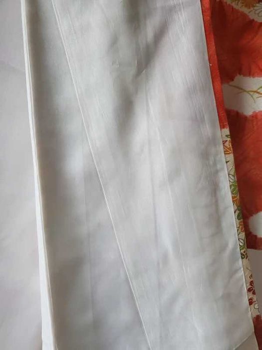 Czerwone kimono komon japońskie jedwabne kwiaty momiji awase