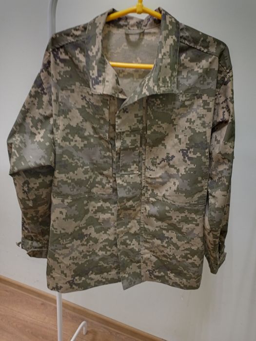 Продам куртку у відмінному стані