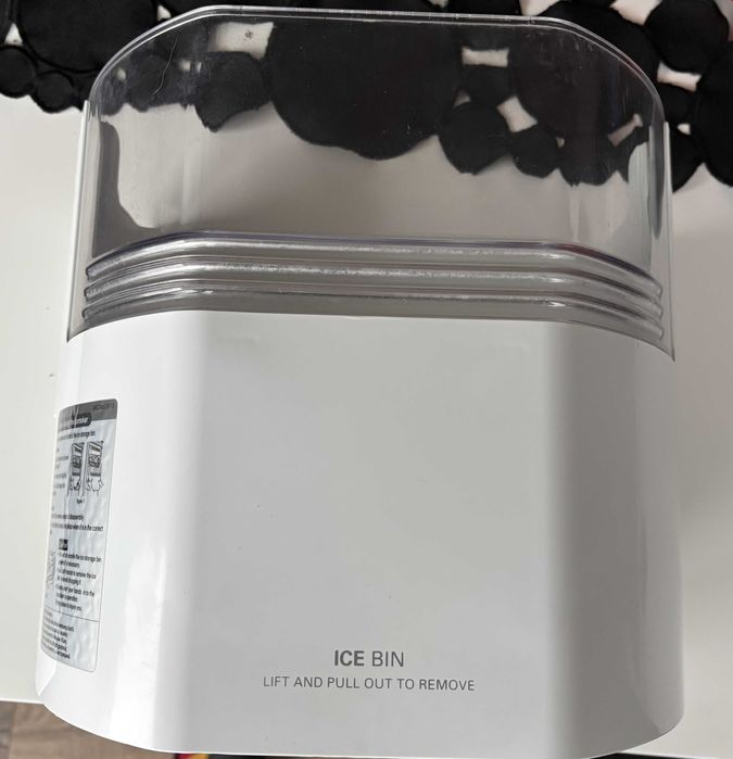 do lodówki side by side LG GR-L227HLQV, tu pojemnik na lód z kruszarką