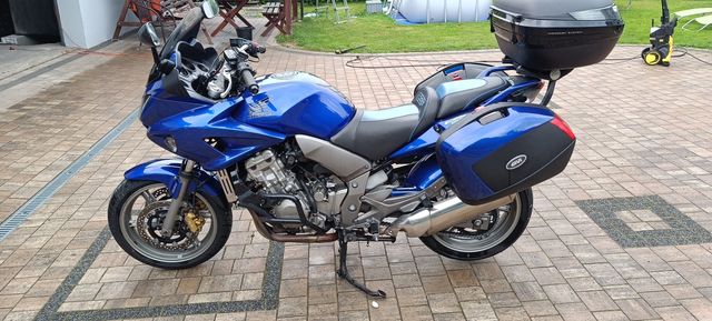 Witam sprzedam Hondę CBF 1000 ABS