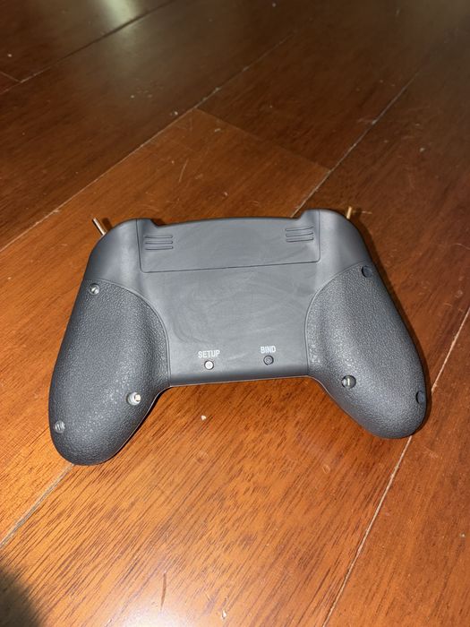 Пульт BetaFpv LiteRadio 2 se у чорному кольорі у гарному стані