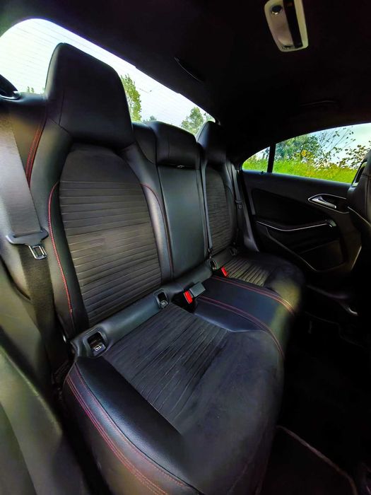 Mercedes-Benz CLA 180D, AMG Line - CX. Automática