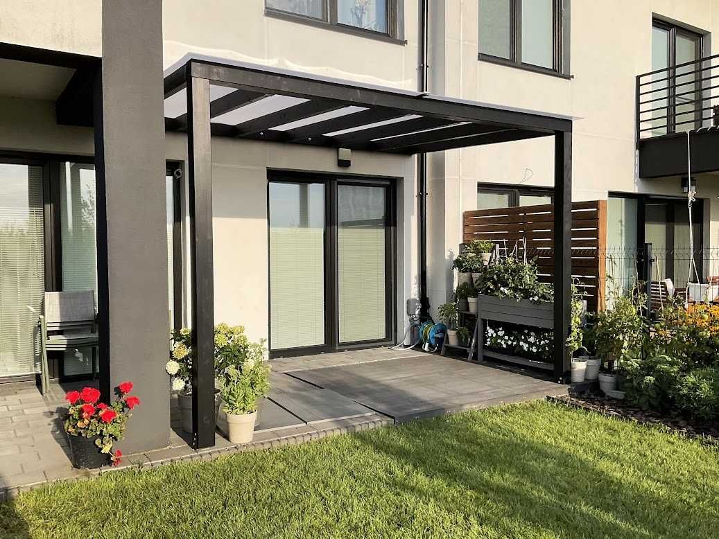 pergola z drewna klejonego BSH, zadaszenie tarasu, poliwęglan