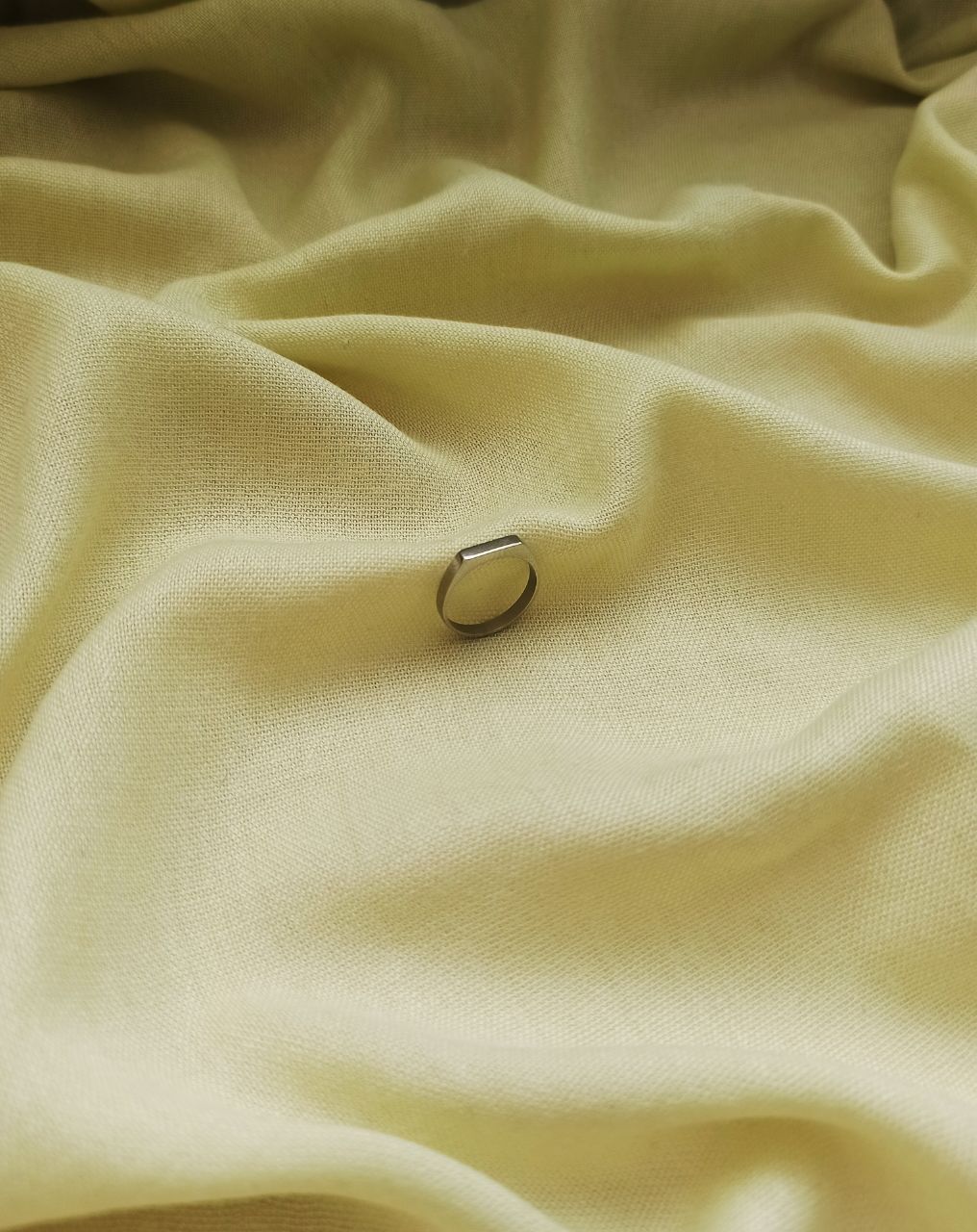 Минималистическое кольцо, кільце в стилі мінімалізм