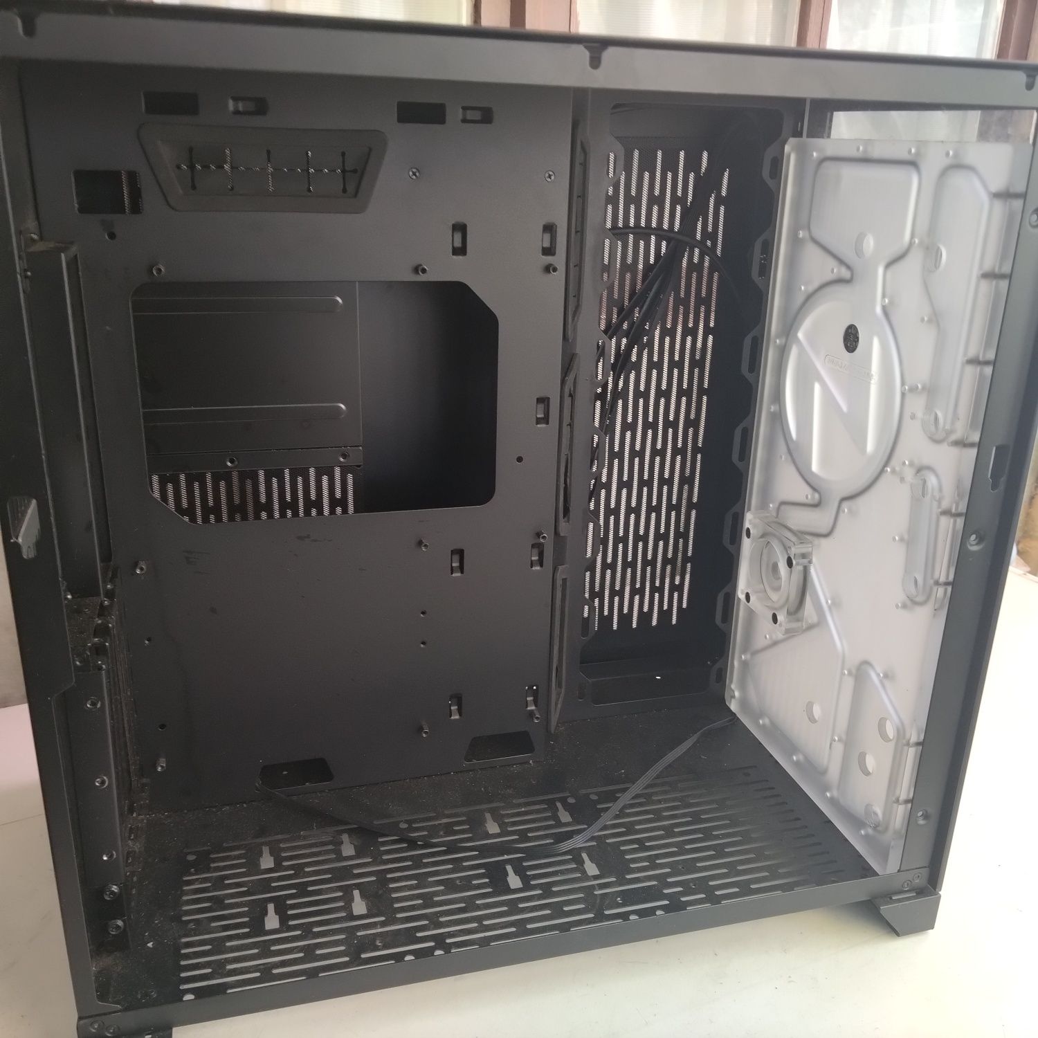 Caixa Liam li 011 Dynamic + distro plate