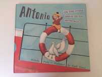 Livro (Inglês) - Antonio on the Other Side of the World, Getting Small