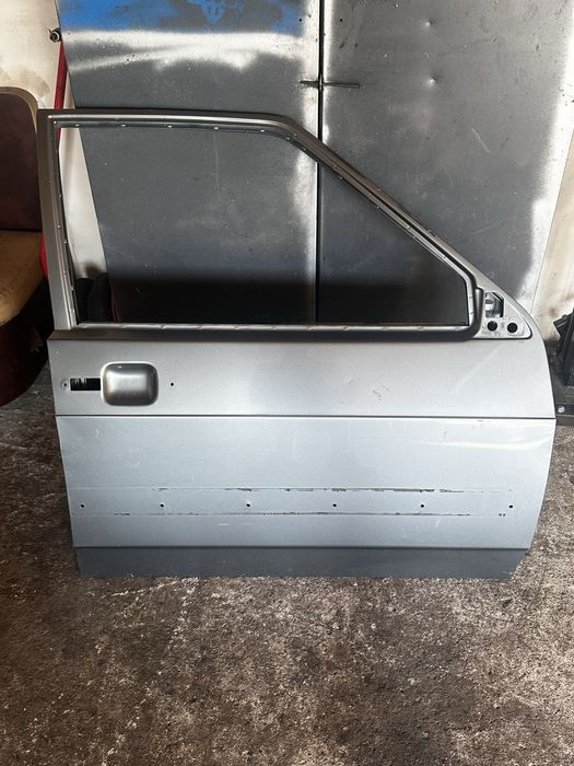 Продам двері з 21015