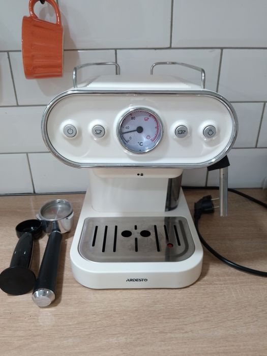 Продам кавоварку Аrdesto. Стан ідеальний, в користуванні була мало.