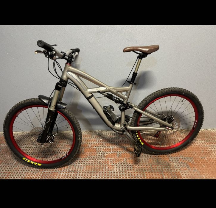 Specialized enduro expert
