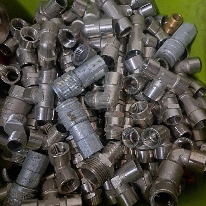 Kształtki zawory przyłącza  mosiężne powlekane